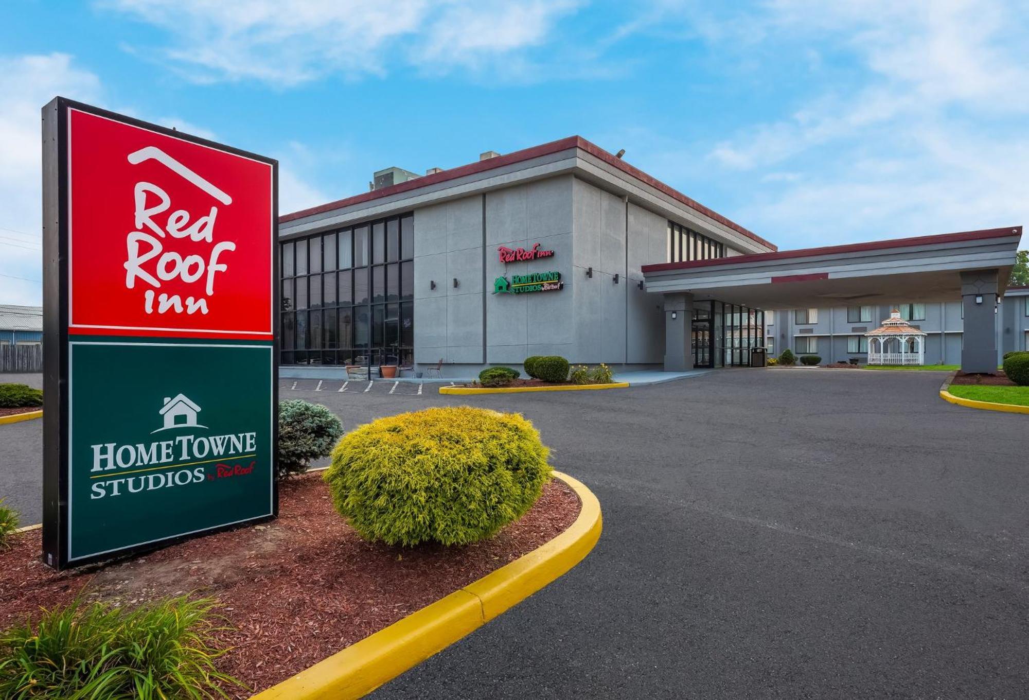 Red Roof Inn Painted Post Exterior photo